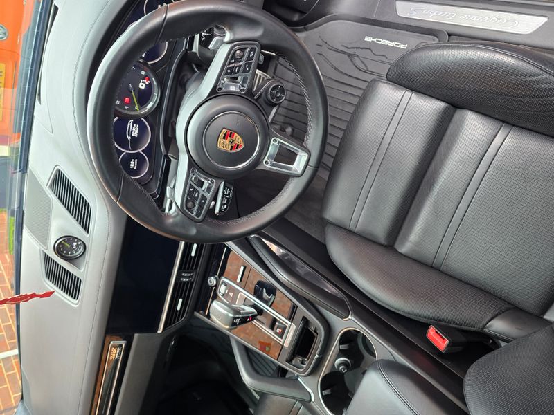 Porsche Cayenne Turbo S interior with black leather seats